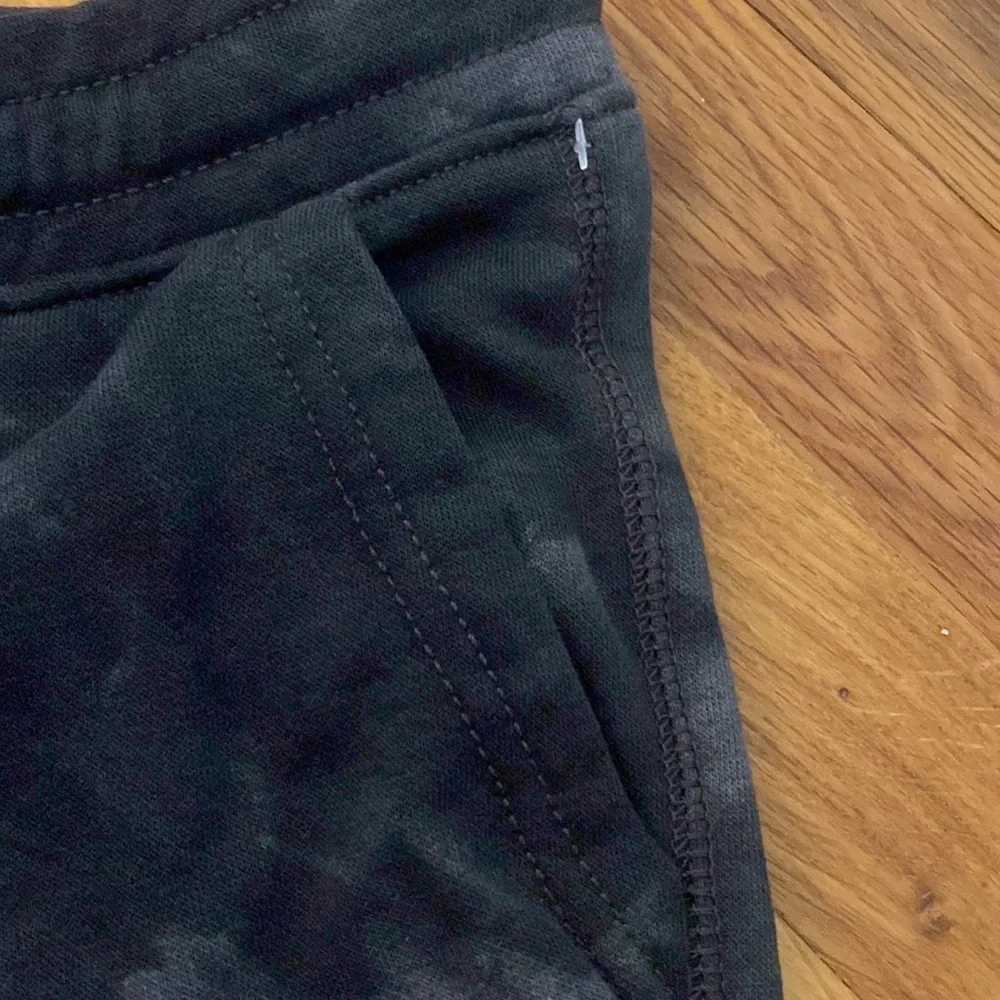 Old Navy Boys Gray Cotton Shorts Size M